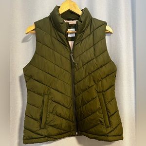 3/25$ Gap Puffy Vest